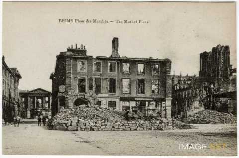Place des Marchés en ruines (Reims)